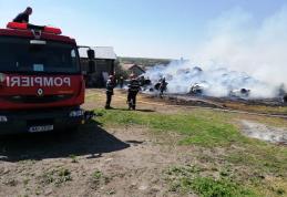 Incendiu provocat de un minor de 16 ani. S-a certat cu vecinul și i-a dat foc la depozitul de furaje