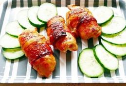 Rulouri din piept de pui cu bacon și cârnăciori