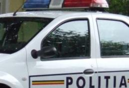 Inconștiența l-a băgat după gratii! A distrus trei mașini parcate apoi a furat una pentru a merge acasă