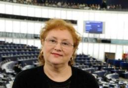 Renate Weber: „Timmermans se folosește în scopuri personale de funcție”