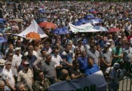 Haos în Republica Moldova! Președintele este suspendat și două guverne revendică puterea