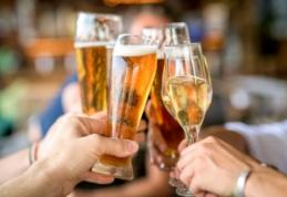 Un pahar de vin sau o halbă de bere, pe zi, te scapă de depresie