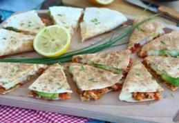 Quesadilla cu pui și avocado - FOTO