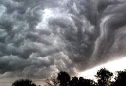 Vești teribile de la meteorologi! Ciclonul din Grecia poate ajunge în România!