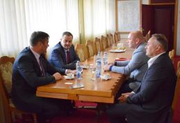 Consulul general al Consulatului Republicii Moldova la Iaşi, în vizită la prefectul Dan Şlincu