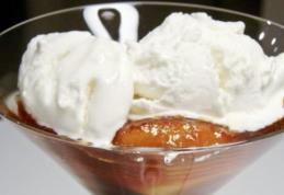 Banane caramelizate cu înghețată de vanilie
