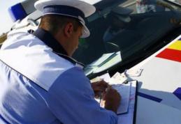 Mașină parcată regulamentar distrusă de un șofer în stare de ebrietate