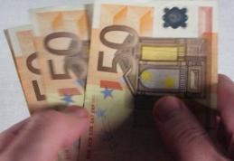 Alertă la o casă de schimb valutar din Botoșani. Un bărbat a încercat să schimbe bani falși