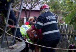 Misiune contra cronometru! Femeie scoasă dintr-o fântână adâncă de 12 de metri