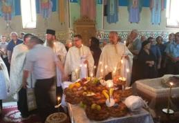 Sute de credincioși din Dorohoi au participat la slujba de înmormântare a preotului Ceobanu Costache