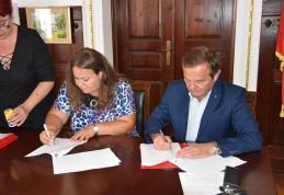 Primăria Dorohoi: Au fost semnate zece contracte subvenție în cadrul Concursului de planuri de afaceri Business Start Dorohoi - FOTO