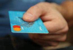 Așa îți golesc escrocii cardurile! „Bucla Libaneză” te lasă fără bani în cont și nu vei ști ce s-a întâmplat!