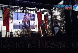 Muzică autentică și voie bună cu Alexandru Brădățan la Zilele Municipiului Dorohoi 2019 - FOTO