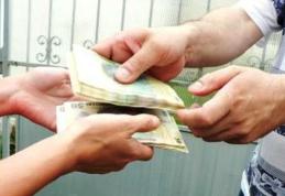 A luat țeapă. Tânără înșelată de escroci, în apropierea unei case de schimb valutar din Botoșani