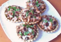 Mini tarte cu ciuperci si pui