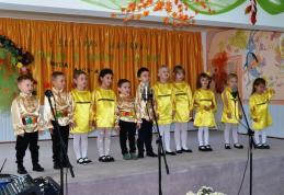 Festival concurs regional „Toamna în cântec și culoare” la Grădiniţa cu P.P. nr. 8 Dorohoi - FOTO
