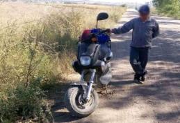 Depistat în trafic fără permis şi cu scuterul neînregistrat