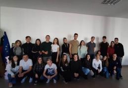 Balul Bobocilor 2019: Eleganța anilor 20 prezentă la Liceul „Regina Maria” Dorohoi - FOTO