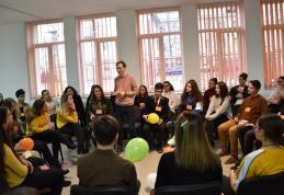 Recunoștință manifestată de către elevii Liceului Regina Maria Dorohoi - FOTO