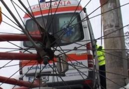 A pornit cu bicicleta pe „trei cărări”, dar a ajuns la spital