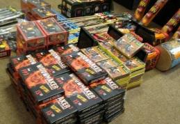 Obiecte pirotehnice interzise confiscate de jandarmi din Piața Centrală din Dorohoi