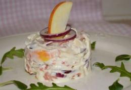 Salată de mere cu somon afumat