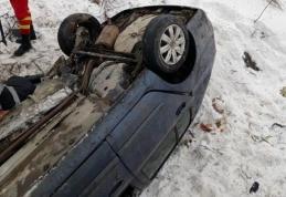 Tânără din Dorohoi ajunsă la spital după ce s-a răsturnat cu mașina