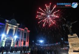 Revelion 2020: Vezi focul de artificii de la Dorohoi oferit de autoritățile locale la trecerea dintre ani! – VIDEO / FOTO