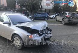 Carambol cu trei mașini pe Bulevardul Victoriei din Dorohoi. Două persoane au fost rănite – FOTO