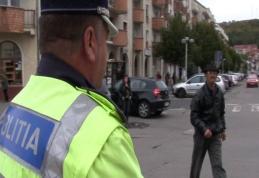 Acțiune fulger! Pietoni arși la buzunare pentru că au trecut strada pe unde i-a tăiat capul