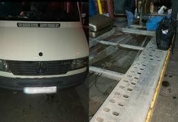 Ţigări de contrabandă ascunse în lada de scule, depistate la P.T.F. Stânca - FOTO