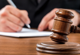 Instanța a decis! Control judiciar 60 de zile pentru botoșăneanul care a agresat o femeie în lift