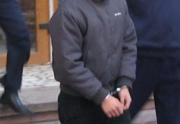 Tânăr arestat preventiv de furt calificat, conducere fără permis şi violare de domiciliu