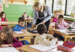 Legea educaţiei se modifică. Proiectul care scade numărul elevilor dintr-o clasă a fost adoptat de Senat