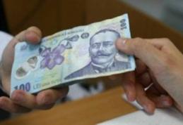 Bani mai mulţi pentru profesori, TREI SALARII în plus direct pe card. Ce condiţii trebuie să îndeplinească