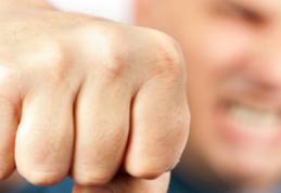 Conflict spontan încheiat cu un pumn de 1.000 lei