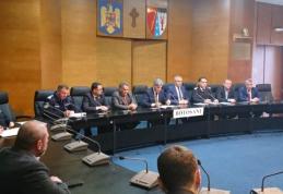 Case modulare pentru două familii care au rămas fără acoperiș deasupra capului în urma unor incendii