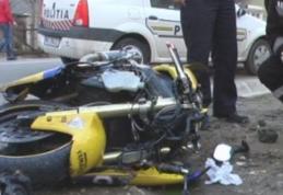 Tânăr cercetat pentru că a condus beat și fără permis un moped neînmatriculat, iar apoi a făcut accident