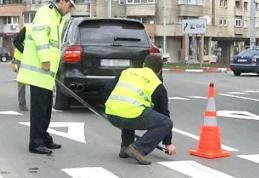 O femeie a ajuns la spital după ce a fost lovită de o mașină pe trecerea de pietoni