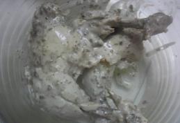 Pulpe de pui cu sos de ciuperci    