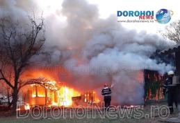Casă din Hudești cuprinsă de flăcări! Proprietarul preluat de ambulanță, cu arsuri - FOTO