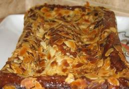 Chec cu miere și migdale crocante