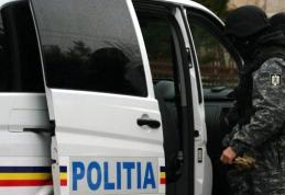 Opt percheziţii domiciliare: vizați sunt mai mulți tineri bănuiți de furt calificat şi distrugere