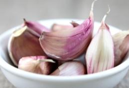 Rezultate incredibile pentru sănătate oferite de către dieta cu usturoi