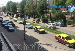 Taximetristul din Dorohoi condus pe ultimul drum de zeci de colegi – VIDEO / FOTO