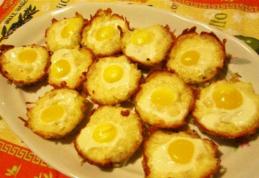Cuiburi din cartofi cu ouă de prepeliță