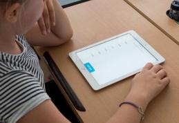 Elevii vor avea tablete și internet timp de doi ani