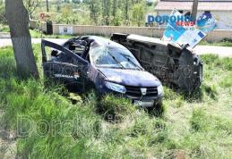 Accident la Dragalina! Bărbat rănit după ce două mașini s-au răsturnat în afara părții carosabile - FOTO