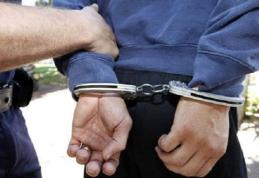 Bărbat reținut după ce a încălcat ordinul de protecție. El și-a rănit fiul în zona feței, cu un cuțit