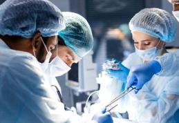 Caz incredibil! Botoșănean ajuns la UPU cu un borcan de sticlă în fund. A fost operat de urgență!